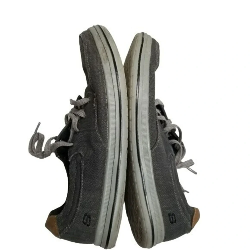 Sketchers men canvas boating shoes size 10 says‎ black on tag but is more grey